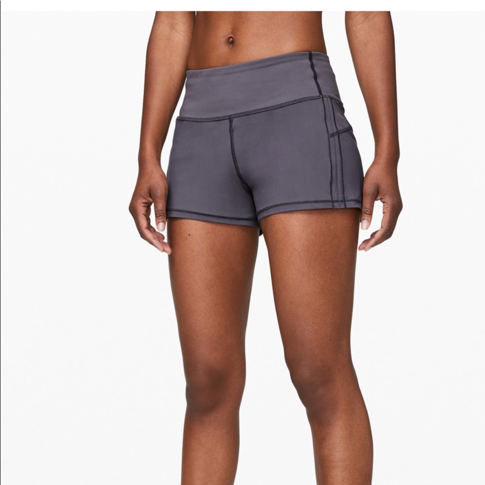 Lululemon cinch and stretch short 2.5”